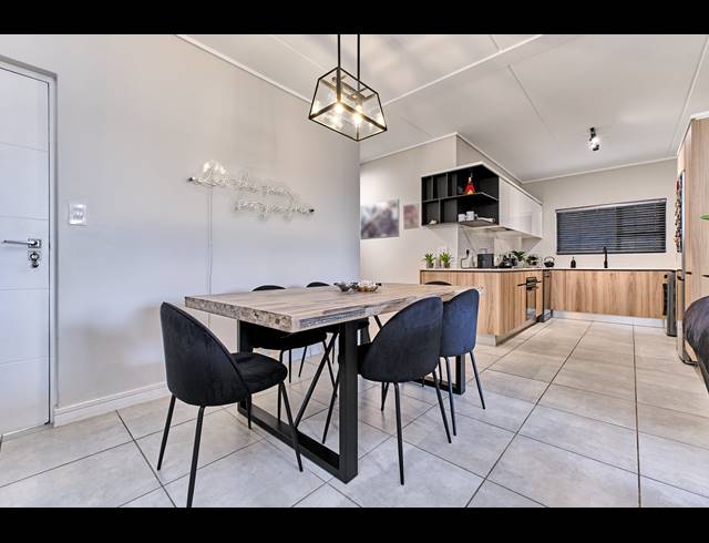 3 BEDROOM APARTMENT FOR SALE IN WATERFALL